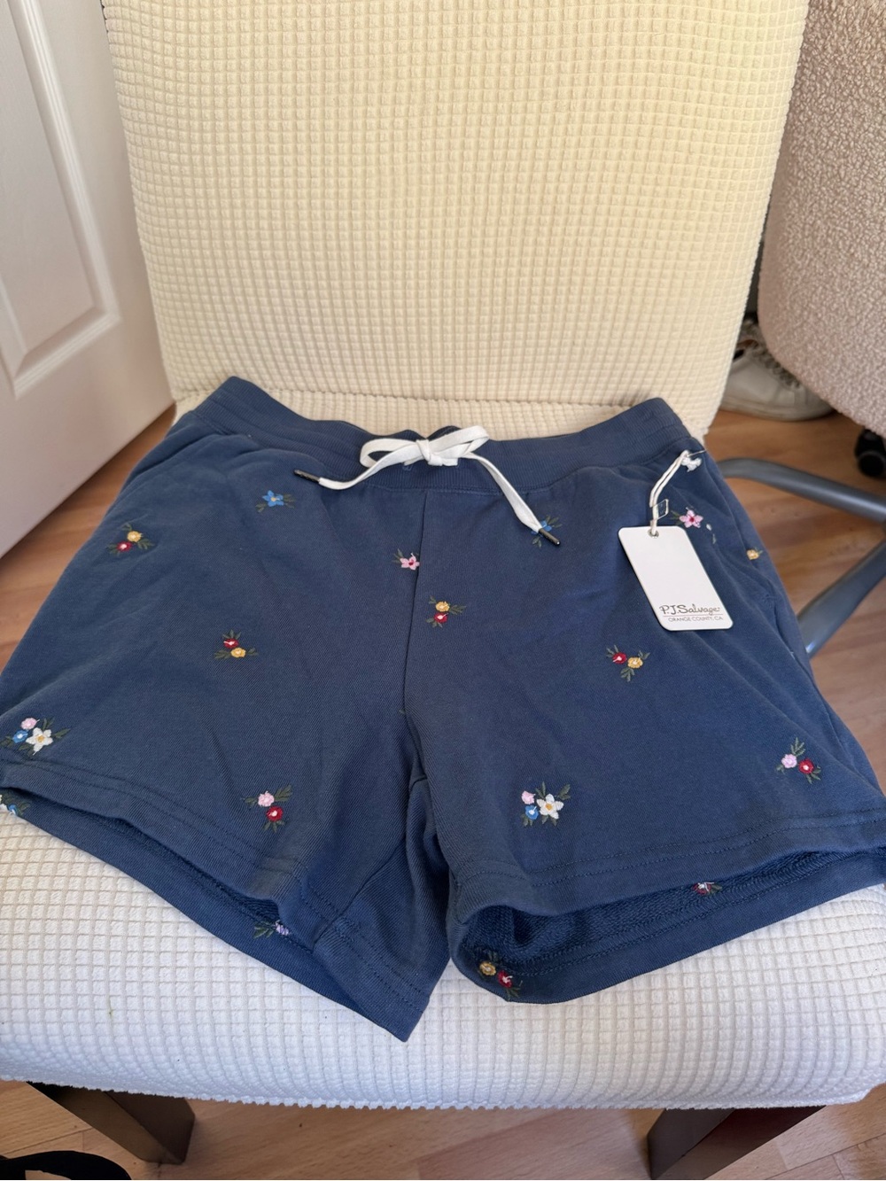 PJ Salvage Floral Shorts in Navy Blue Size Small NWT
